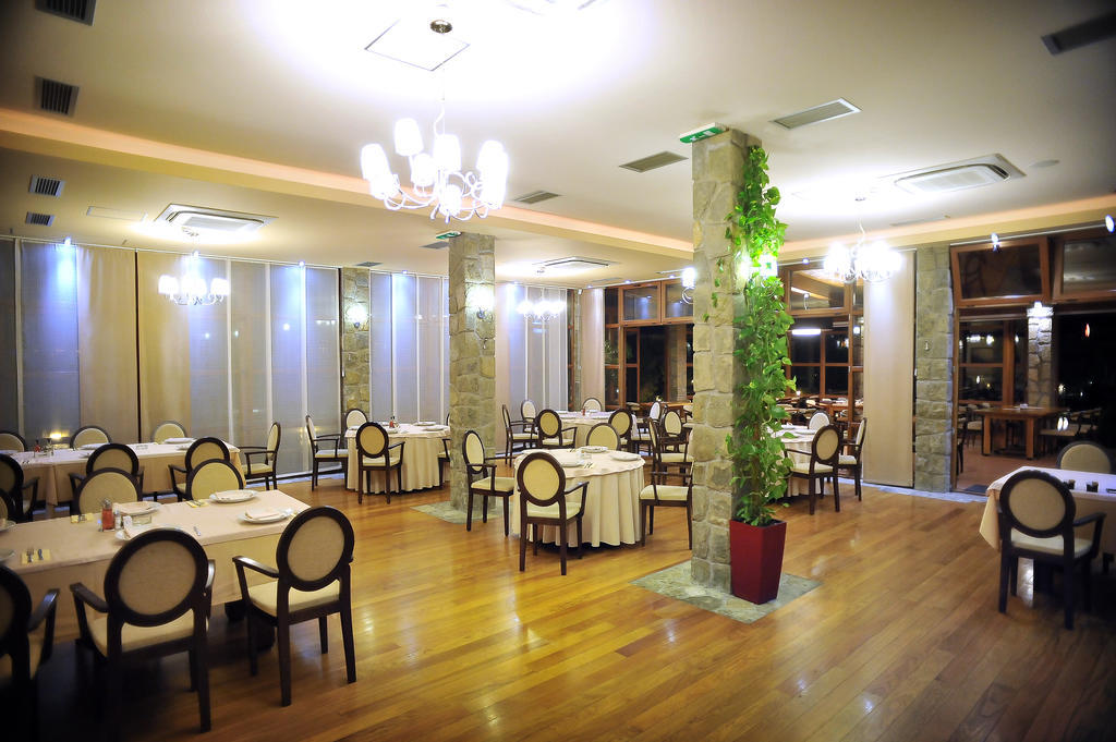 Hotel Aria Mitrovici  Экстерьер фото