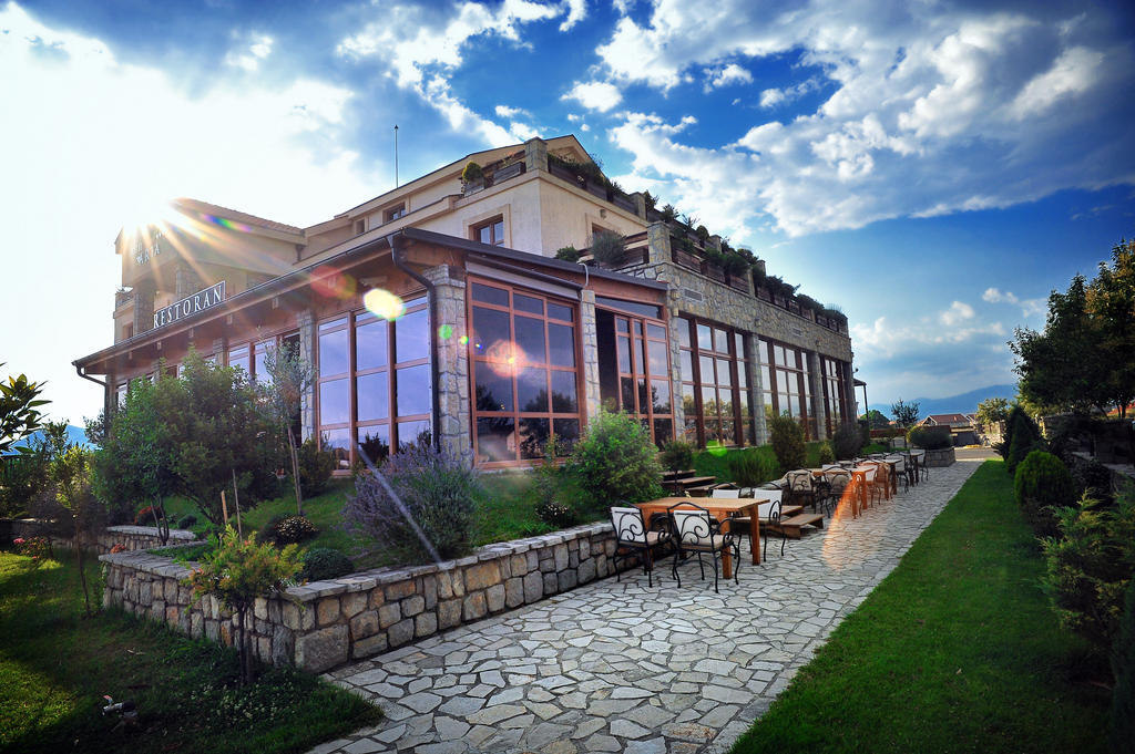 Hotel Aria Mitrovici  Экстерьер фото
