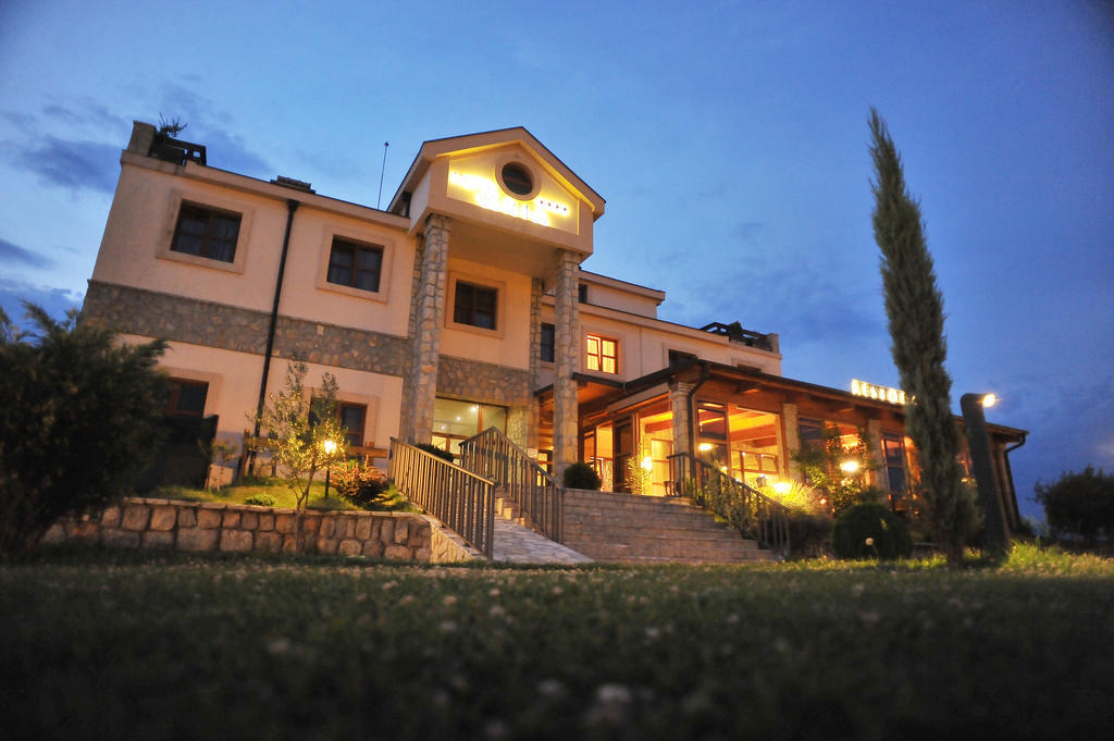 Hotel Aria Mitrovici  Экстерьер фото